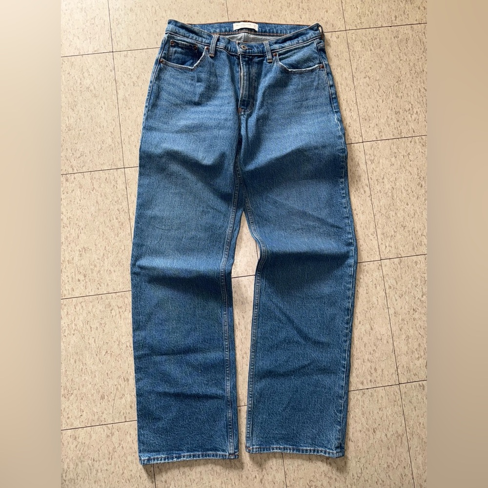 Abercrombie & Fitch The Baggy Low Rise Jeans